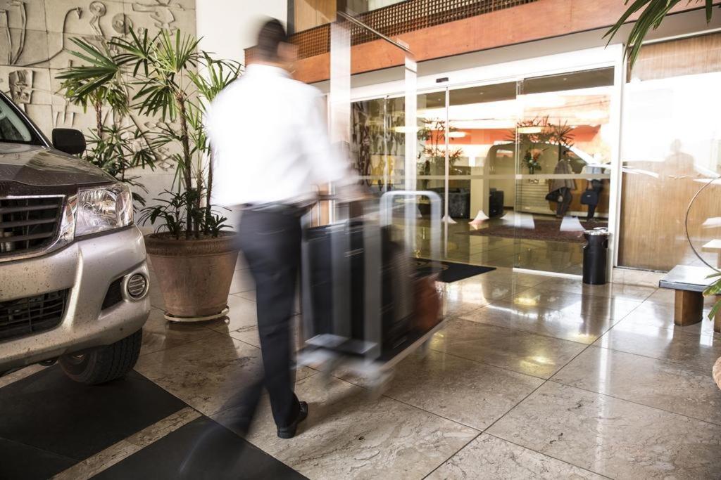 Hotel Crystal Londrina Bagian luar foto