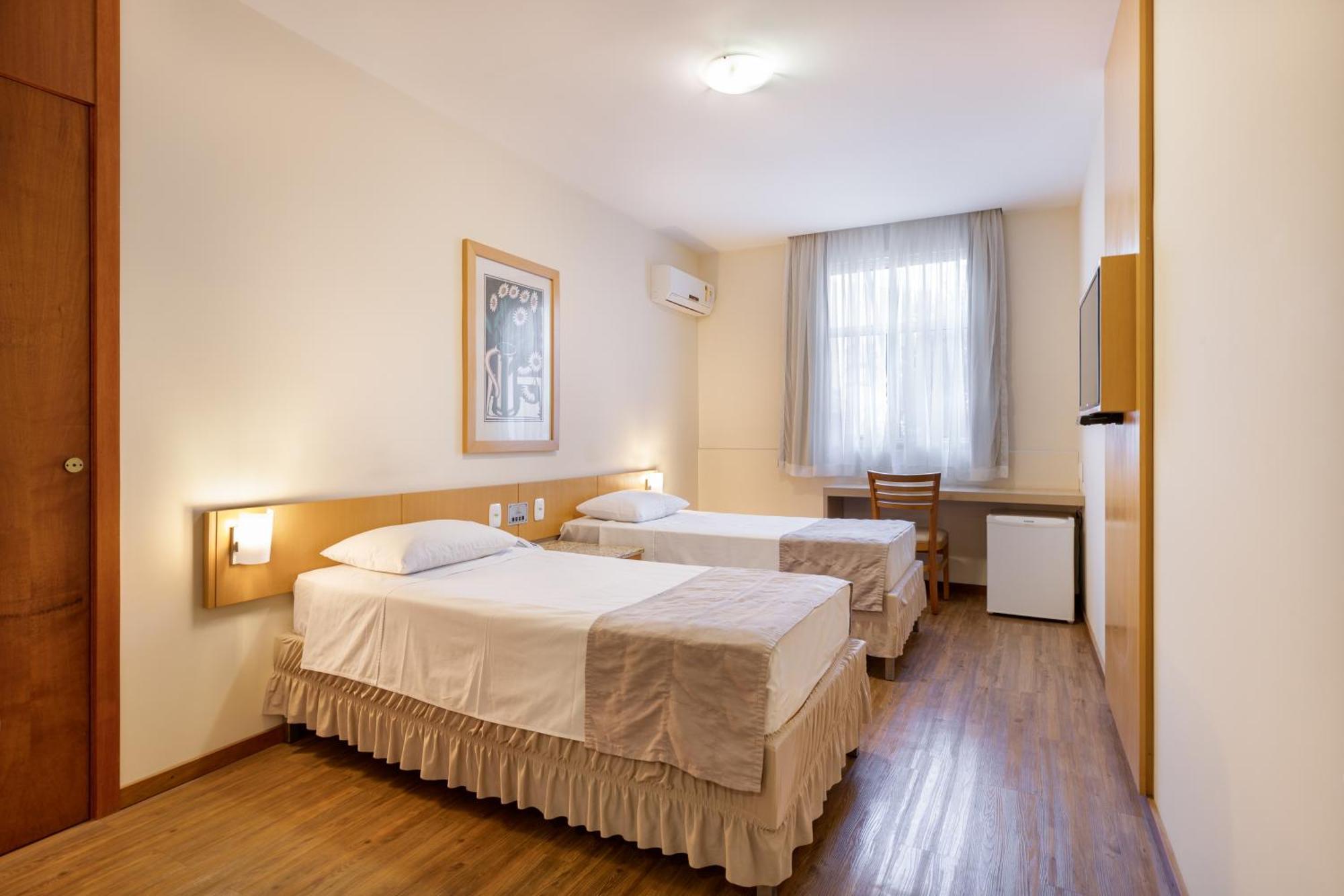 Hotel Crystal Londrina Bagian luar foto