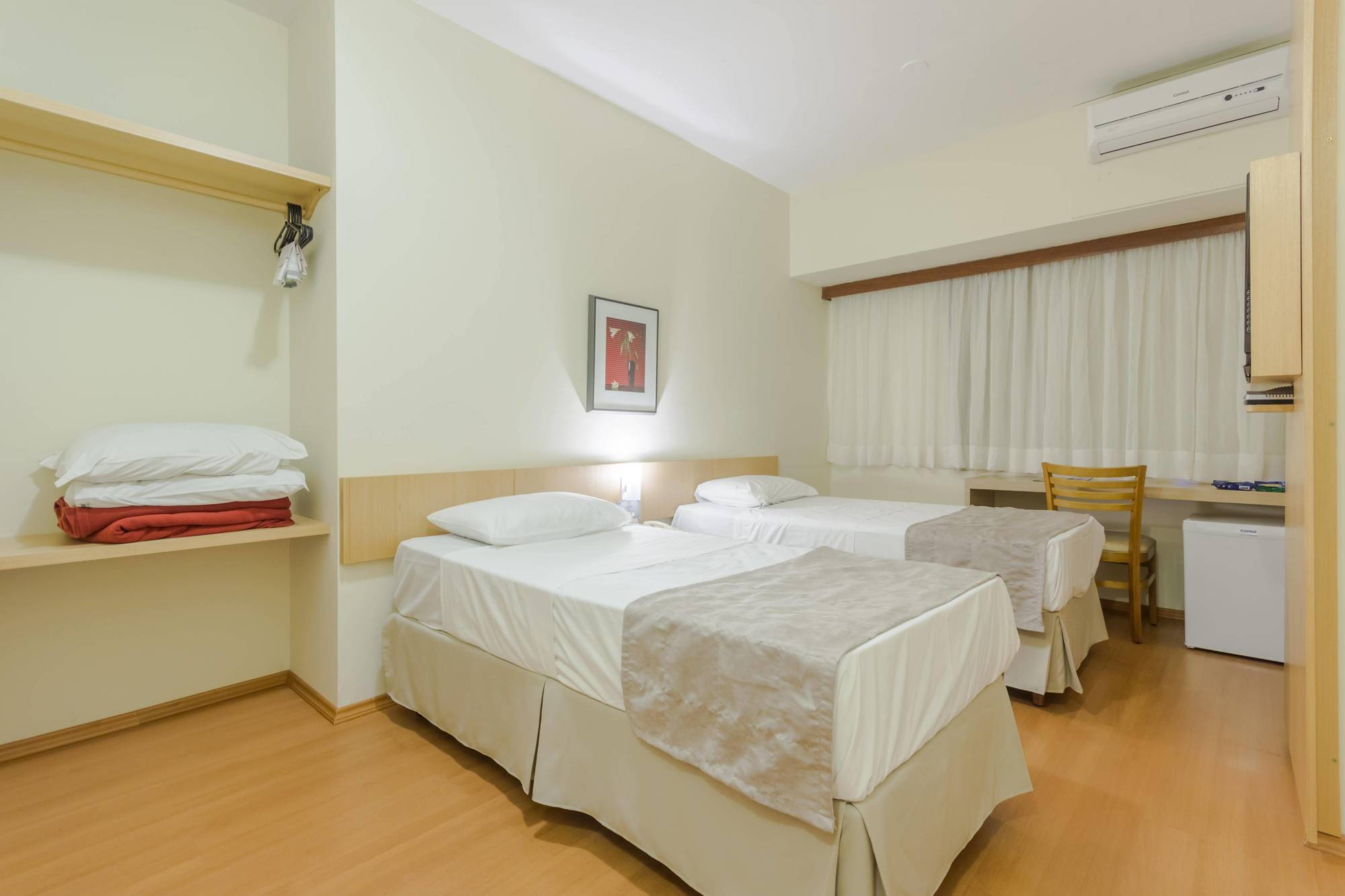 Hotel Crystal Londrina Bagian luar foto