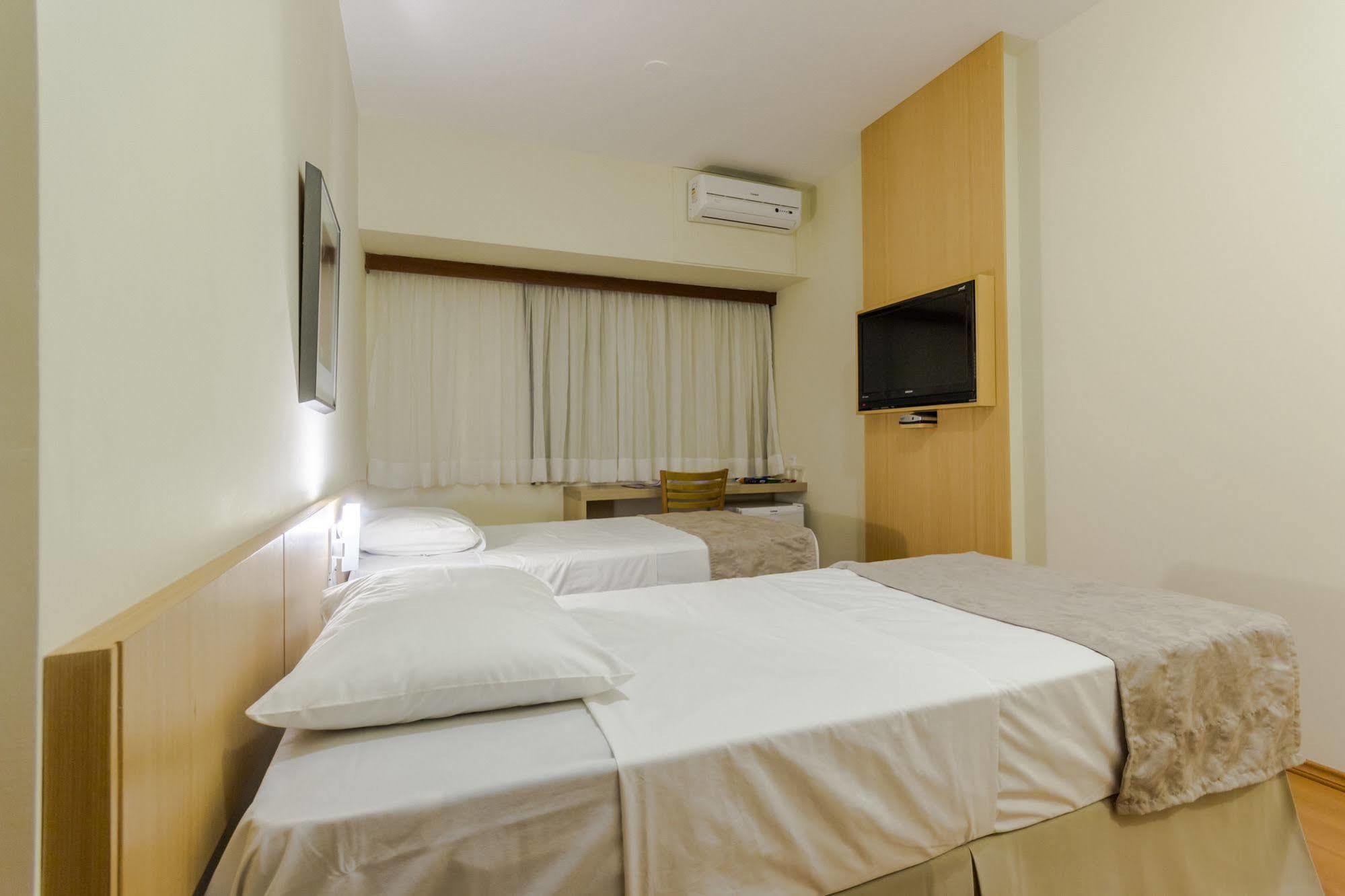 Hotel Crystal Londrina Bagian luar foto