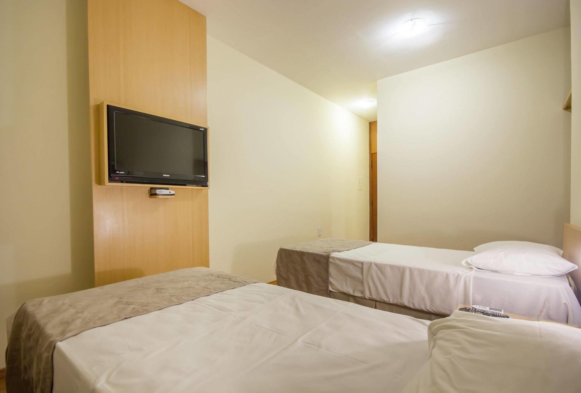 Hotel Crystal Londrina Bagian luar foto