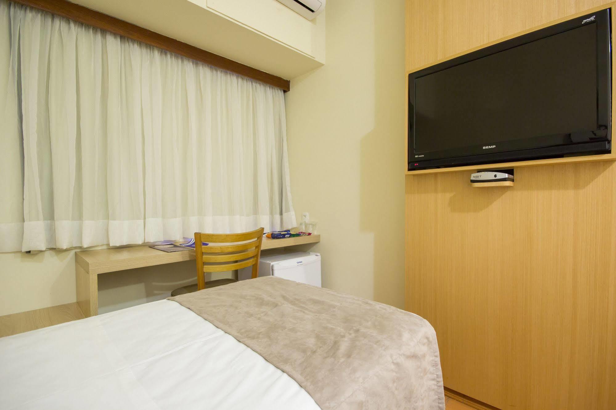 Hotel Crystal Londrina Bagian luar foto